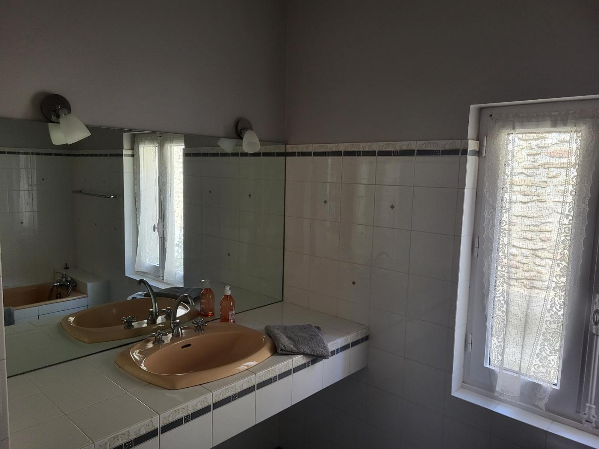 Les Saffres - Gite De Charme Pour 8 Personnes Valréas Exterior foto